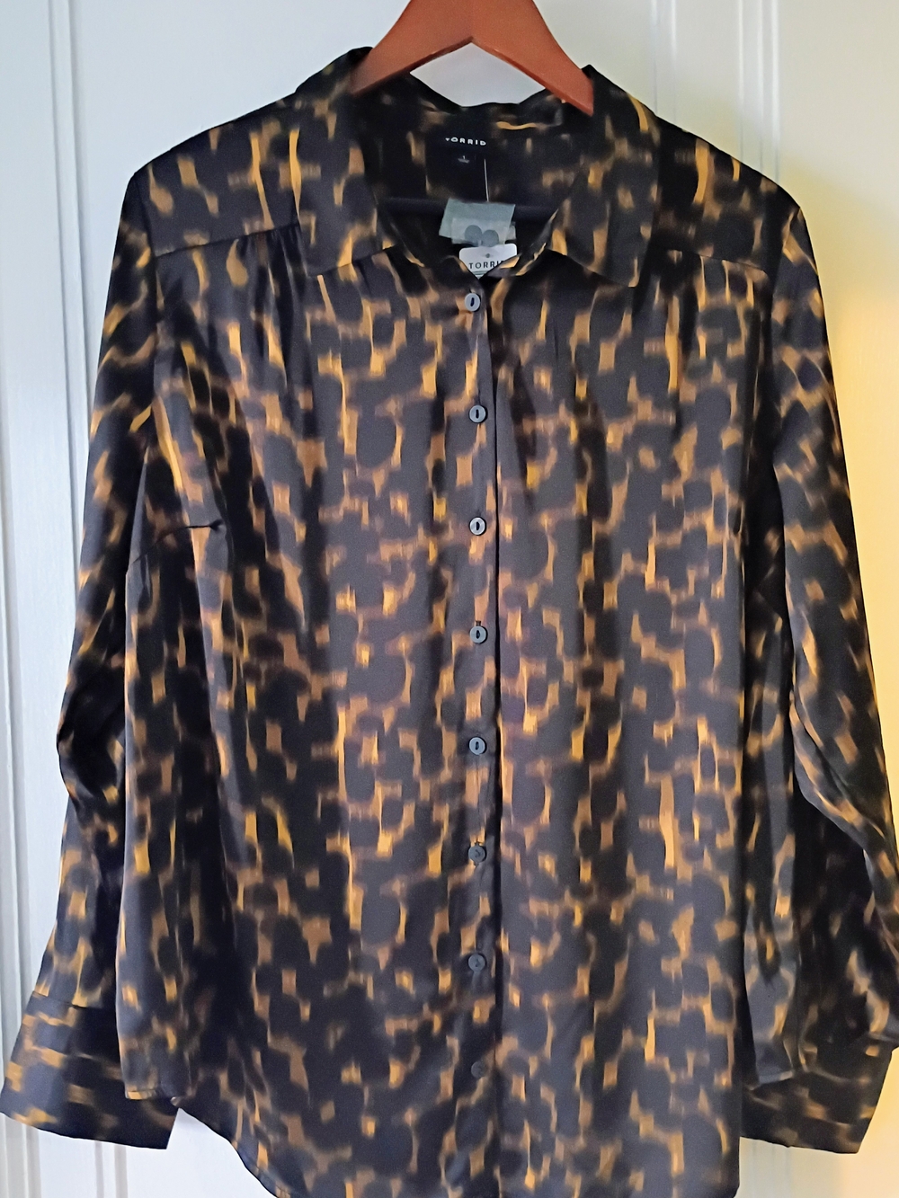 Torrid Black and Gold Printed Button-Up Shirt